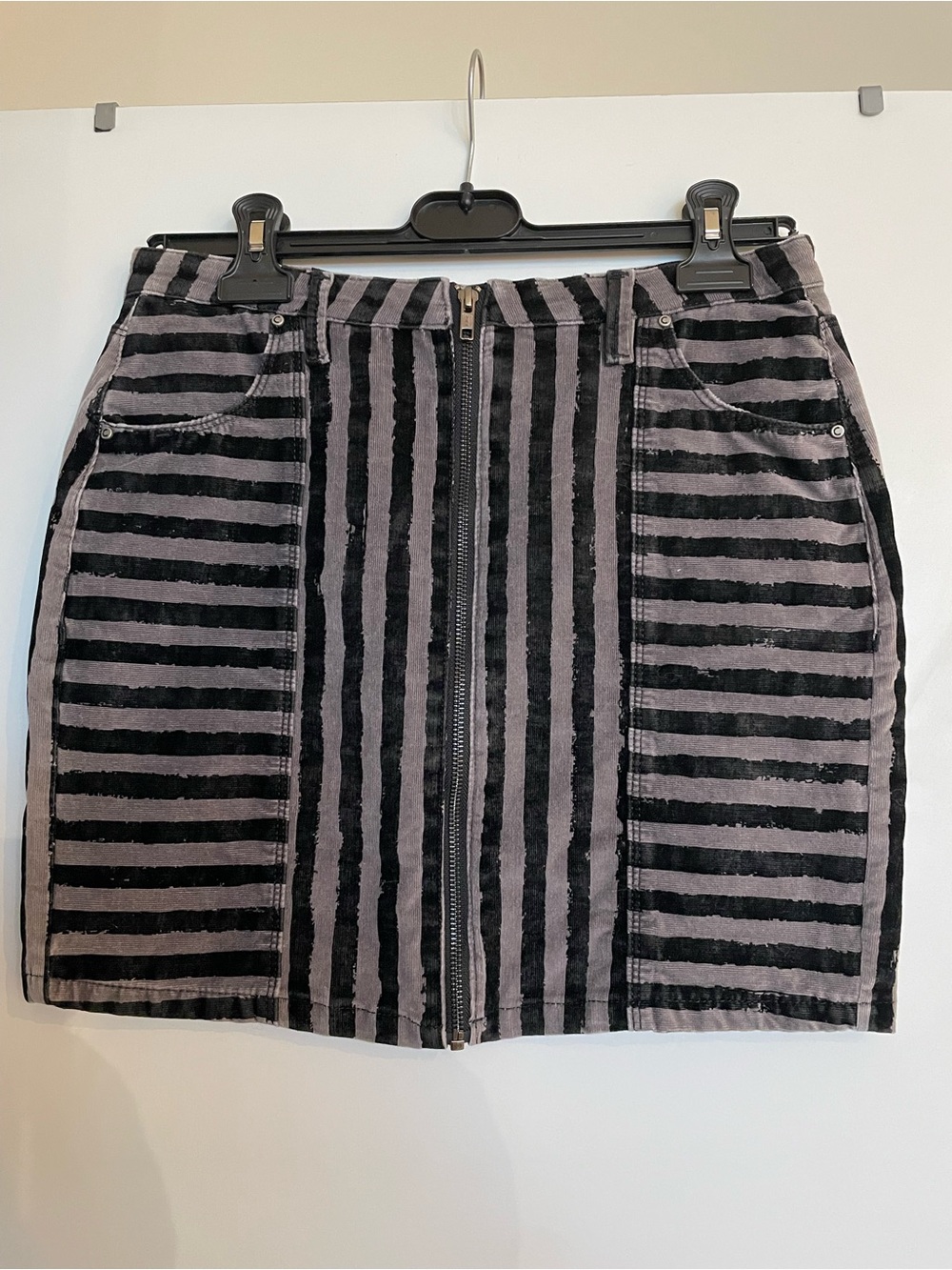 Vertical & Horizontal Stripe brushed corduroy zip mini skirt - Black & Gray